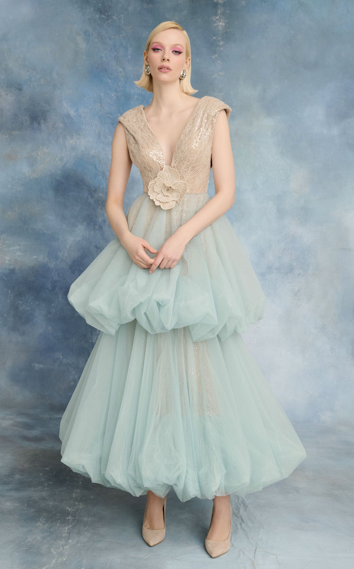 Nour N0719 — Ivory/Blue — front
