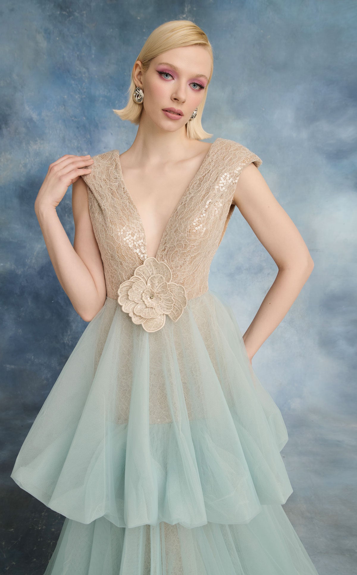 Nour N0719 — Ivory/Blue