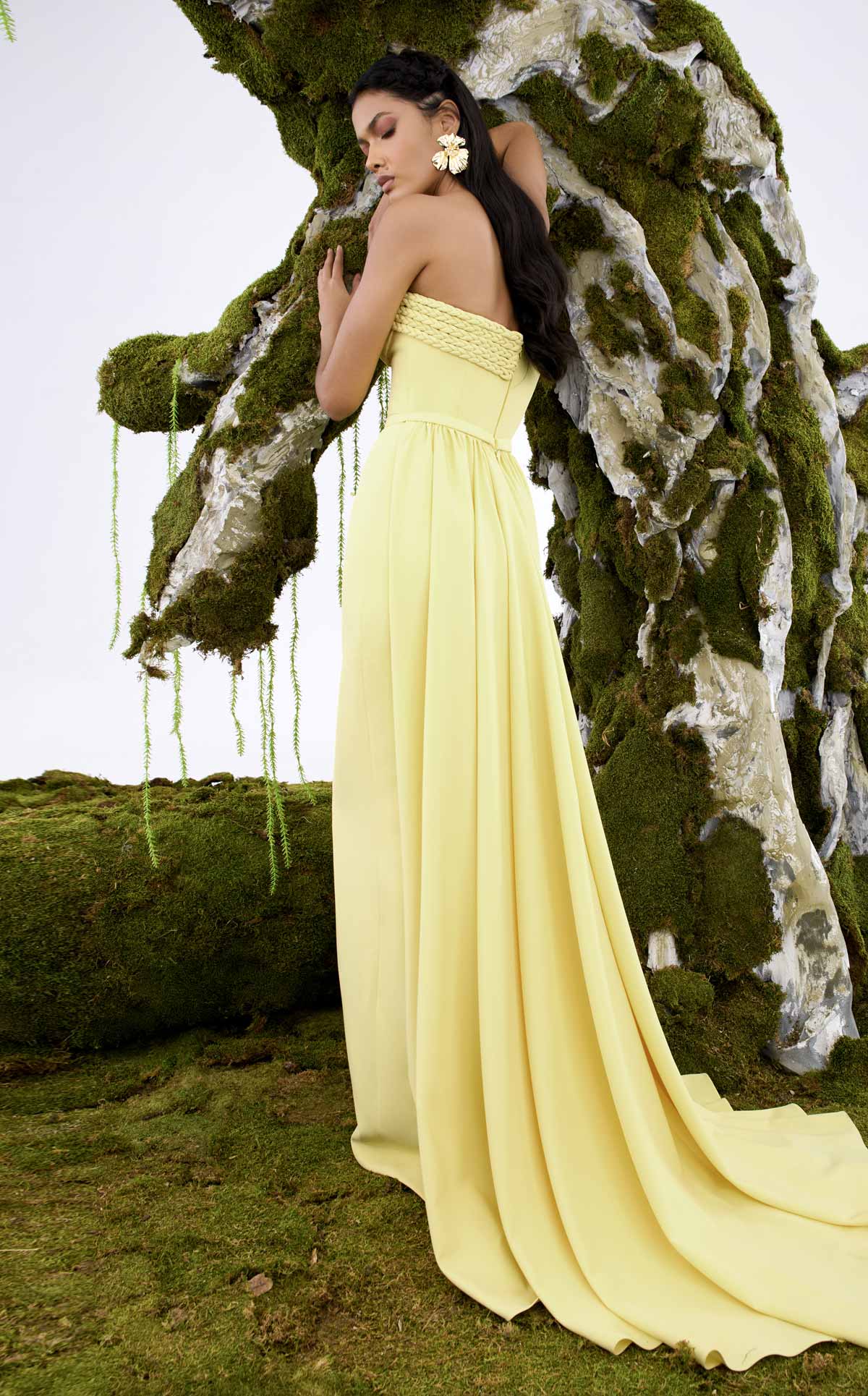 Nour N0687 — back